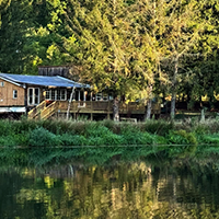 lodge with side water area